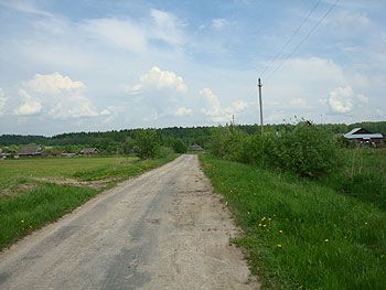дорога в деревне Блознево
