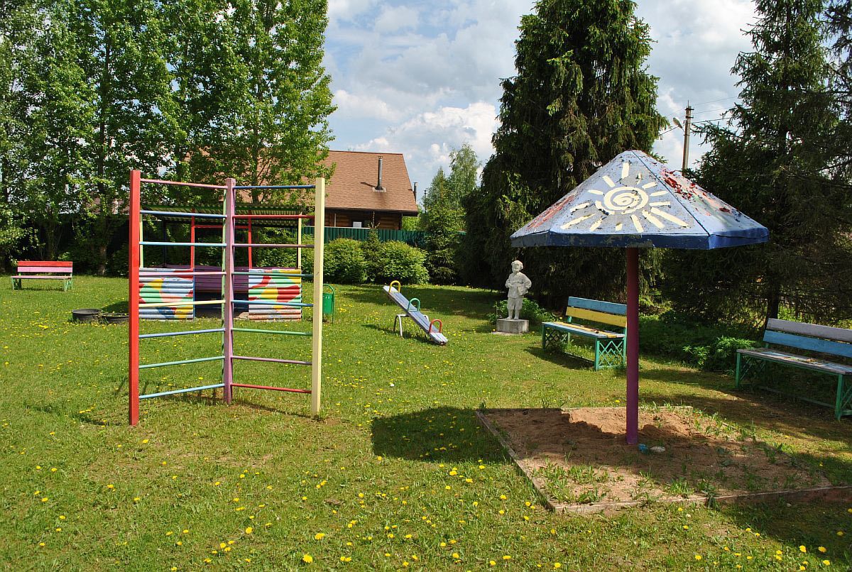 Детская площадка в СНТ Отдых у д. Шапкино, Наро-Фоминский район